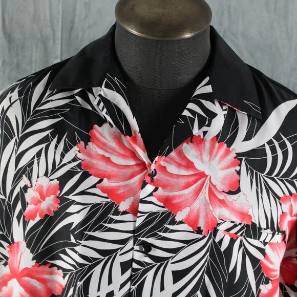 Vintage Hawaiian Shirt - Floral Pattern on Black by Hilo Hattie - Men's XL - Picture 2 of 10